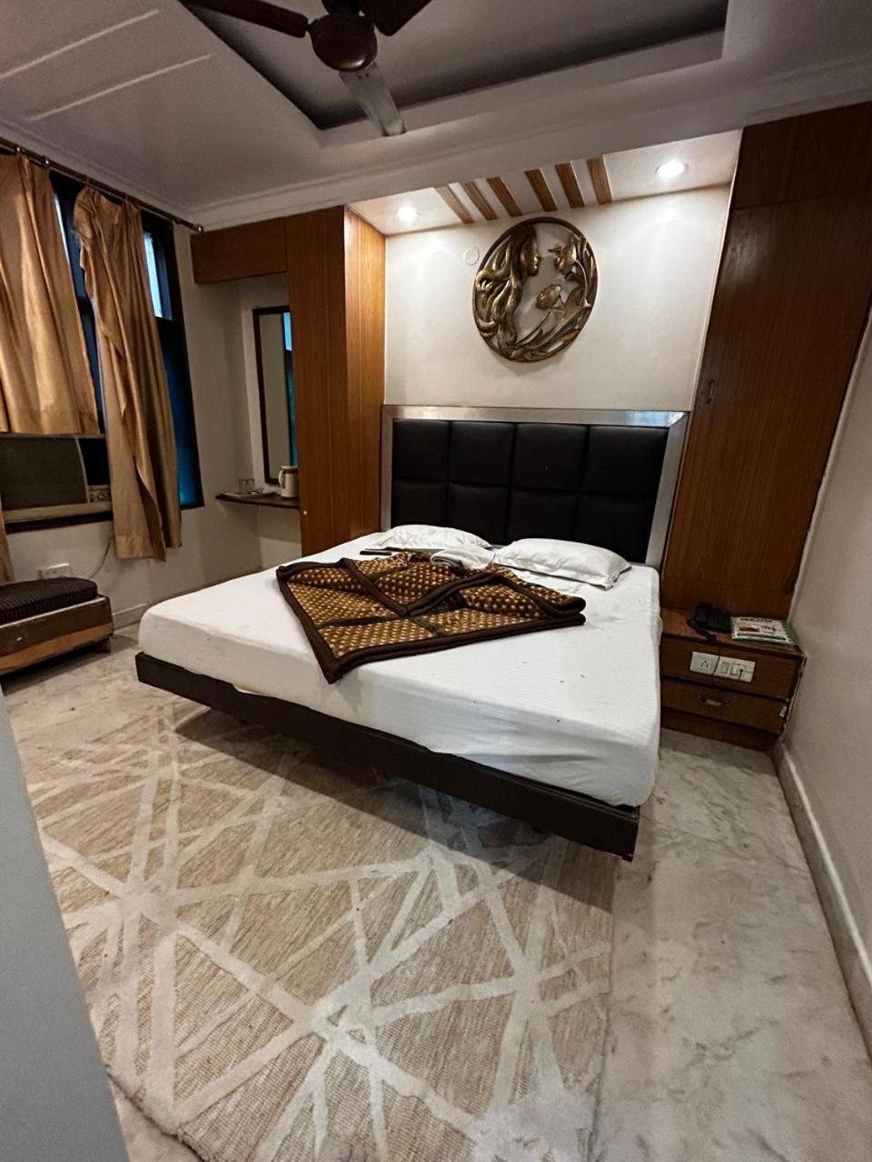 Family Hotel By Pg International นิวเดลี ภายนอก รูปภาพ