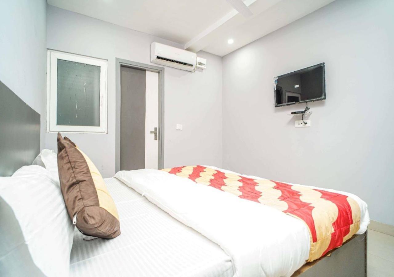 Family Hotel By Pg International นิวเดลี ภายนอก รูปภาพ