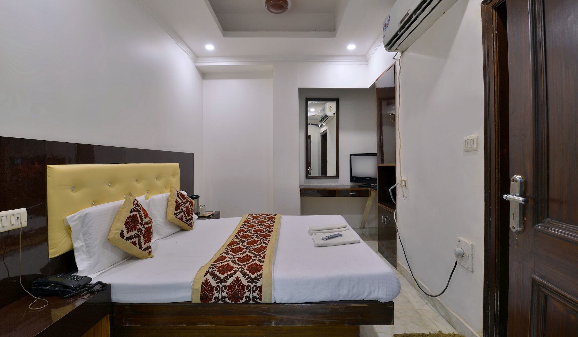Family Hotel By Pg International นิวเดลี ภายนอก รูปภาพ